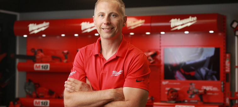 MILWAUKEE® nodrošina aprīkojumu konkursa „Young Car Mechanic” dalībniekiem!